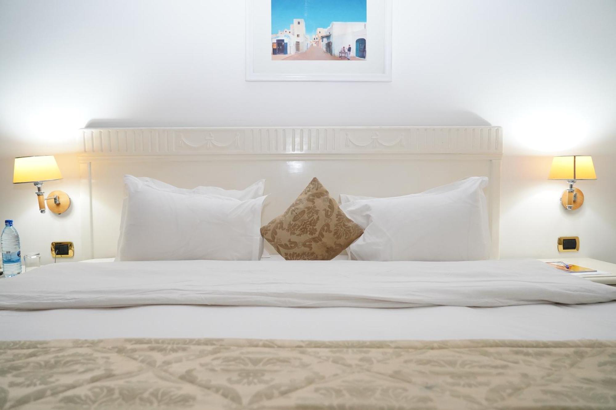 L'Amitie Hotel NʼDjamena エクステリア 写真