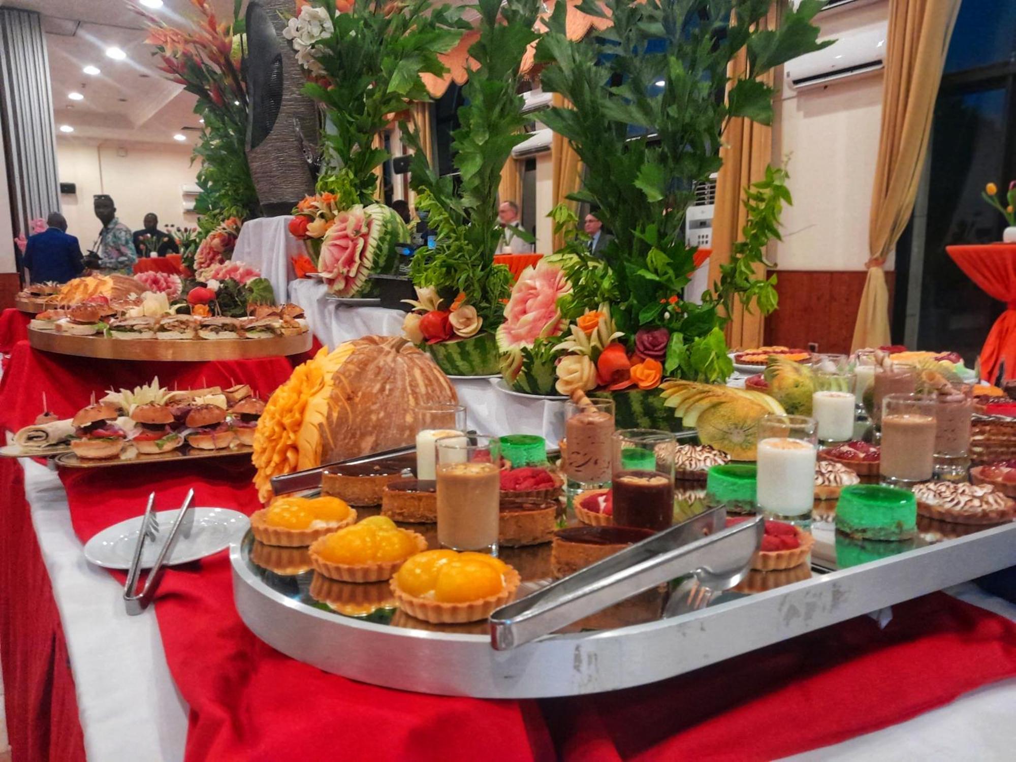 L'Amitie Hotel NʼDjamena エクステリア 写真