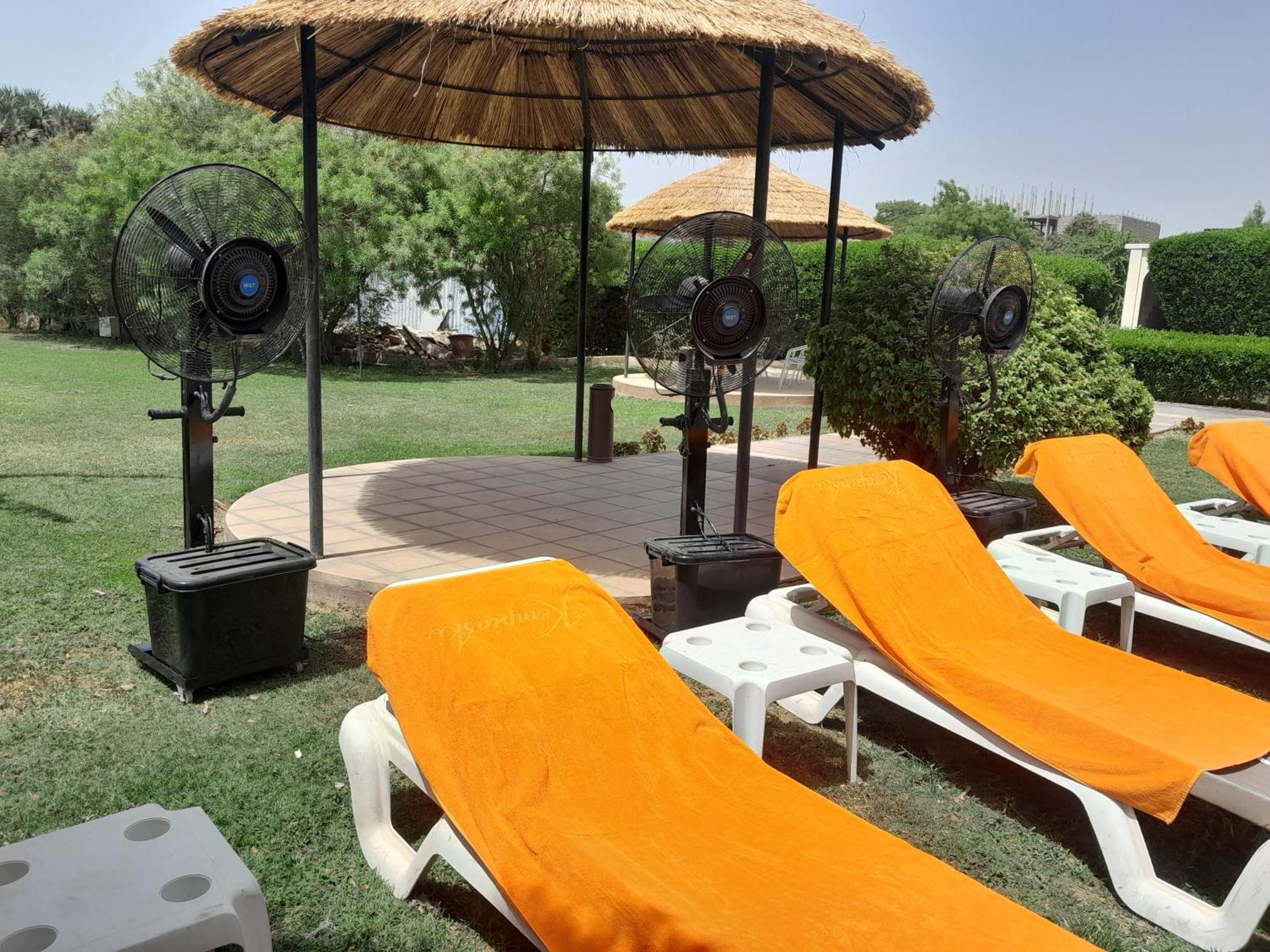 L'Amitie Hotel NʼDjamena エクステリア 写真
